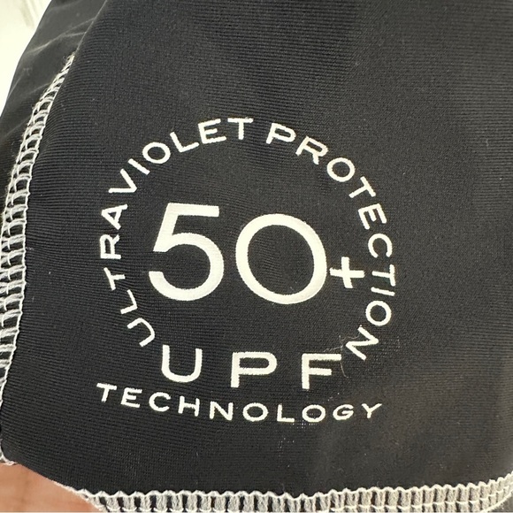 Maui & Sons 50+ UV protective short sleeve black shirt/rash guard, size Large - Picture 7 of 9